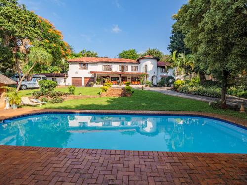 Durban North Villa | Burleigh Villa 7 Bedrooms & 6 Bathrooms