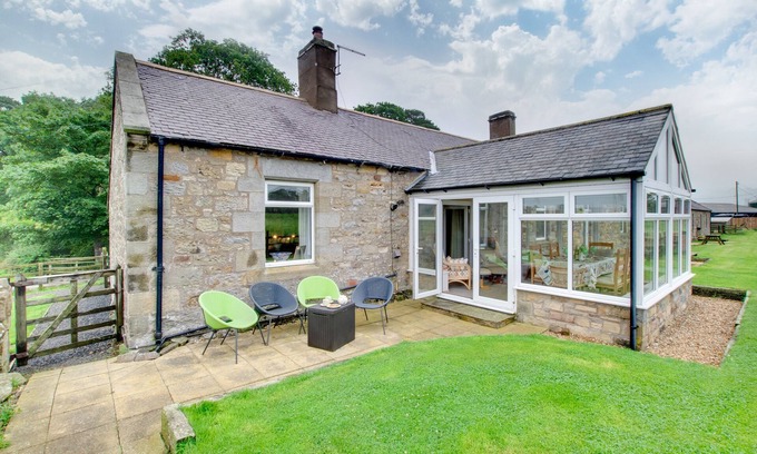Belford House | Burn Bank Cottage - Two Bedroom House, Sleeps 4