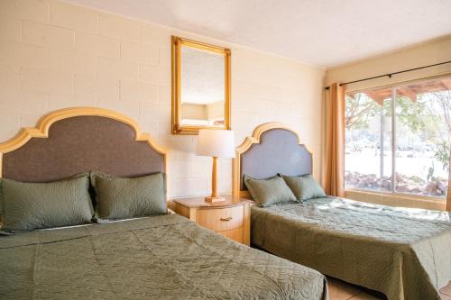 Lake Havasu City Hotel | Burro Inn
