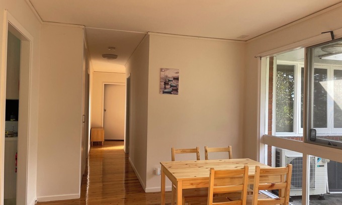 Marsfield House | Bus/Mac Uni/Mac Centre/Bright and Sunny