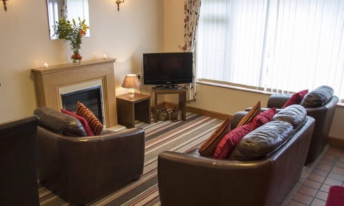 Burgh le Marsh Cottage | Buttercup Cottage - The Chestnuts Holiday Cottages