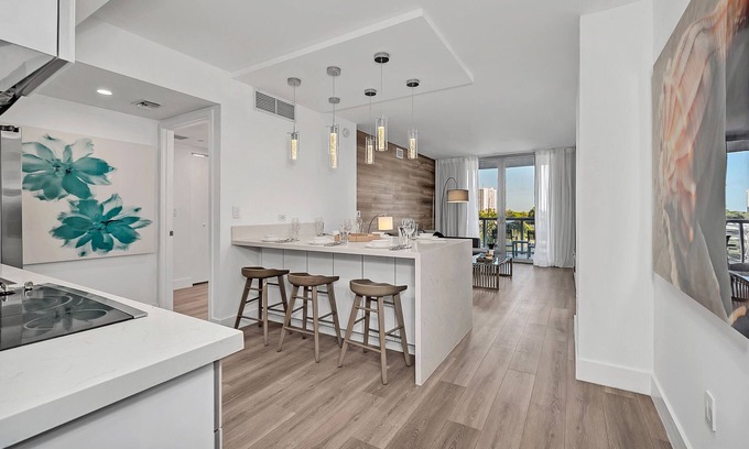 Hallandale Beach Resort | BW Luxury Apartments 2Bed / 2 Bath