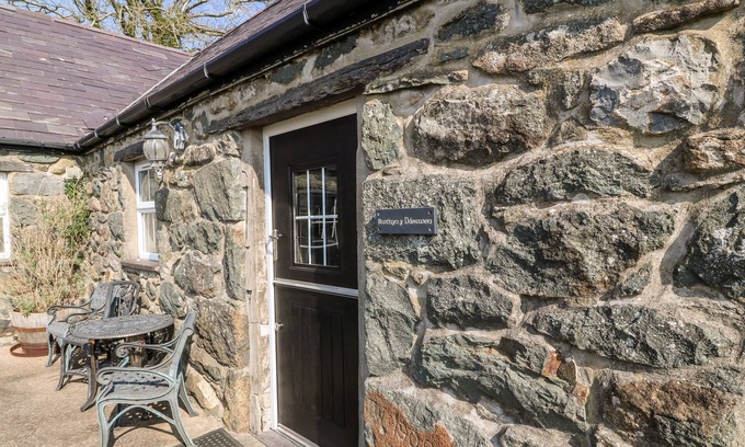 Rhyd-y-clafdy Cottage | Bwthyn y Dderwen