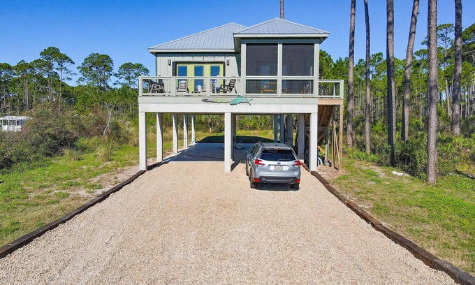Carrabelle House | By The Beach 3BR/3BA
