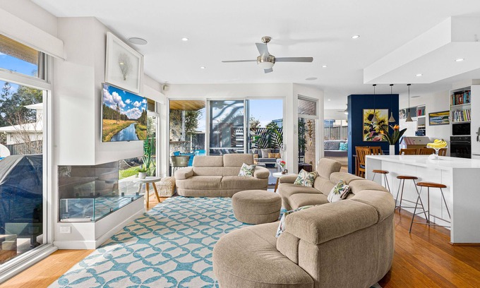 Thirroul House | By the Beach Holiday Home @ Thirroul