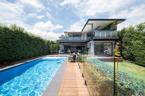 Mount Martha House | Byron by the Beach - Luxury Heated Pool and Views