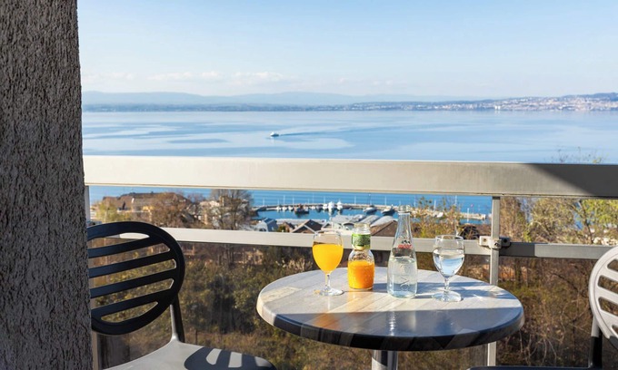 Neuvecelle Hotel | Côté Lac Hostel