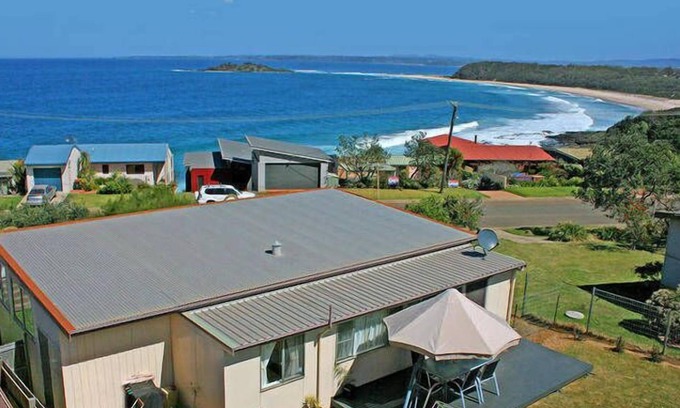 Manyana House | C'est La Vie Manyana. You’ll never want to leave.