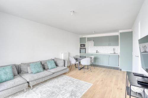 Rueil-Malmaison Apartment | C est Votre Maison