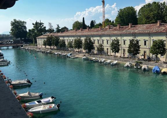 Peschiera del Garda City Centre Bed & Breakfast | C House Rooms Lake