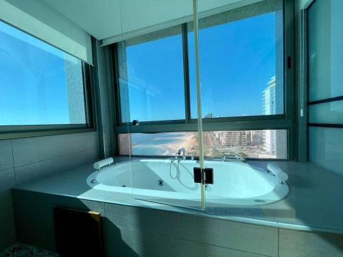 Netanya Apartment | C Tower Premium Apartments, Panoramic Sea View