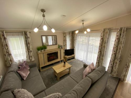 Bethesda House | C04 - Beechwood Lodge with Hot Tub
