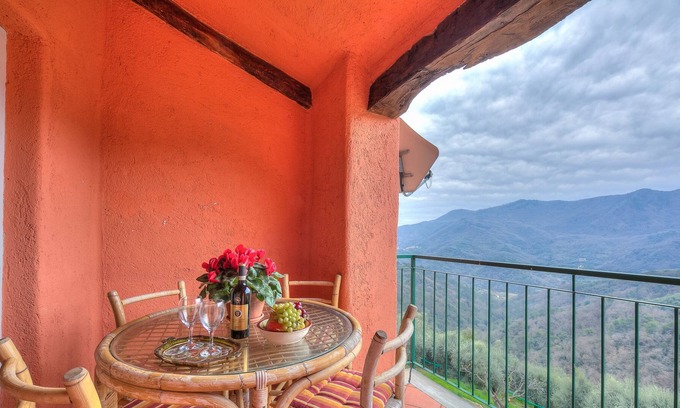 Stellanello House | Ca' Dei Rossi family friendly, Stellanello, Italy