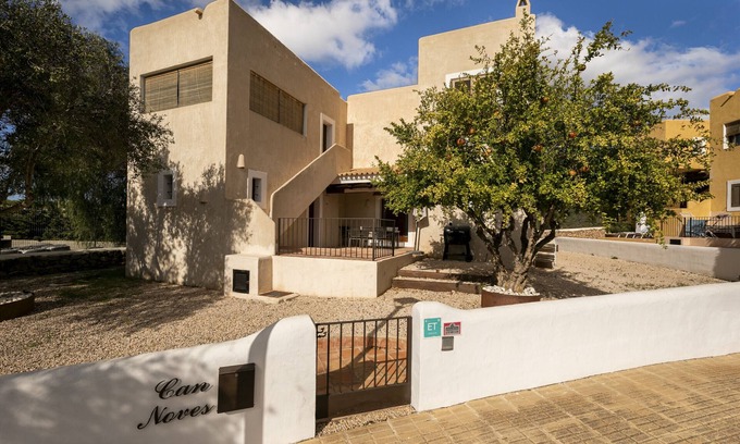 Sant Francesc Xavier Villa | Can Noves - Stylish&brand new villa with bbq, outside lounge area-Sant Francesc
