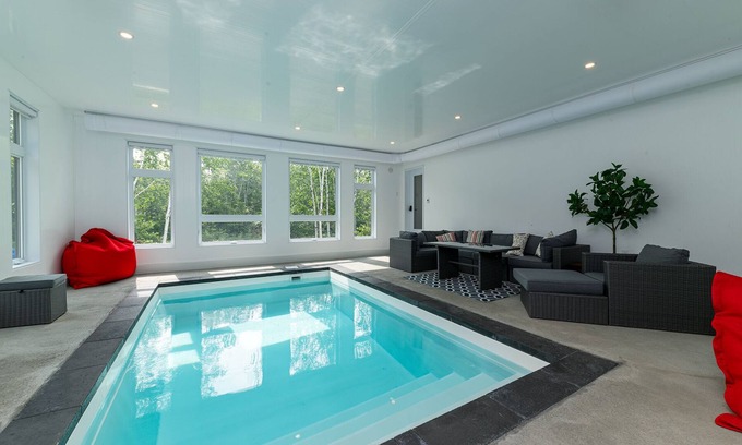 Petite-Riviere-Saint-Francois House | Hôtel à la maison - Le Distinction, piscine et spa