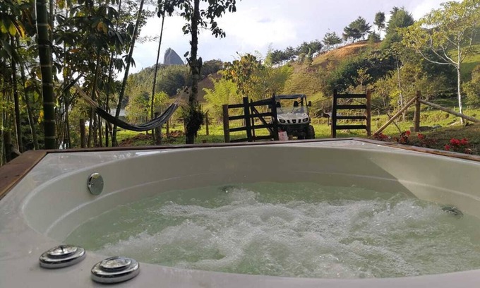 Guatape Cabin | Cabaña Selva Negra Con Jacuzzi
