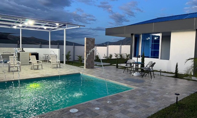 Gigante House | Cabañas Compostela gigante