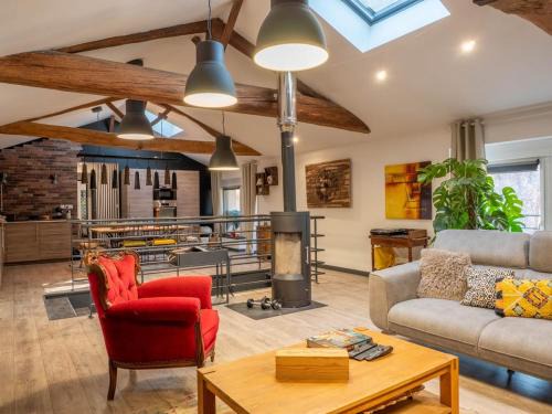 Creches-sur-Saone Apartment | Cabana & Loft South Side - Close to Highway A6