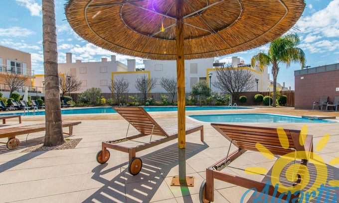 Conceicao e Cabanas de Tavira Apartment | Cabanas Gardens - Studio Penthouse with pool view