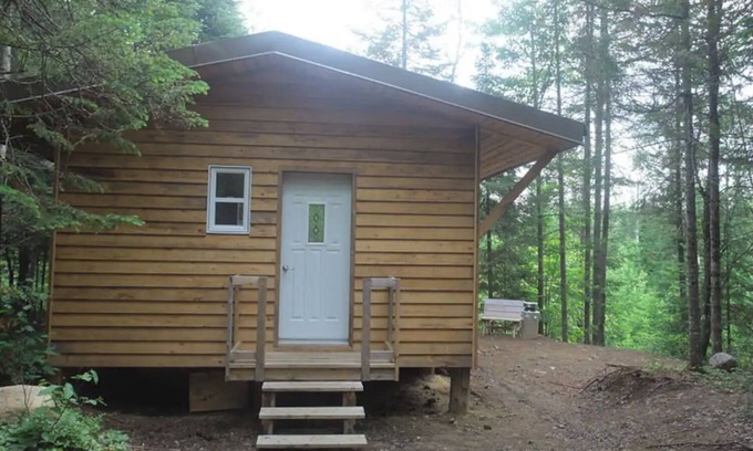 Harrington Cabin | Cabane de groupe avec lits jumeaux 2 sur 2