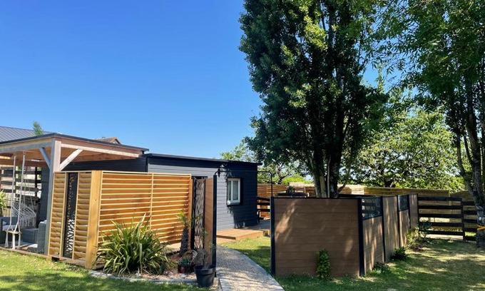 Saint-Julien-l'Ars Apartment | Cabane paisible à 15 min du futuroscope