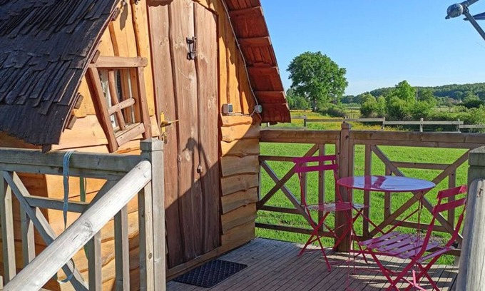 Oize House | Cabin with private jacuzzi and farm access