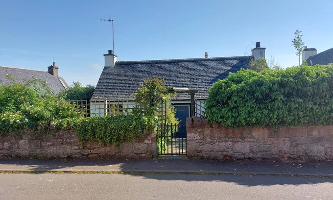 Cromarty Cottage | Cabin ∙ 1 bedroom ∙ 2 guests