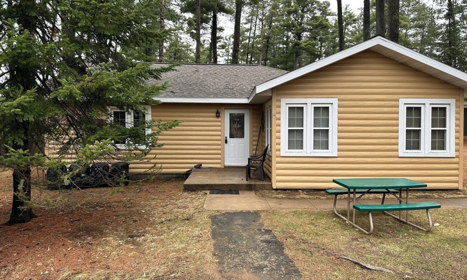Eagle River Cabin | Cabin 15A by Eagle Waters Resort
