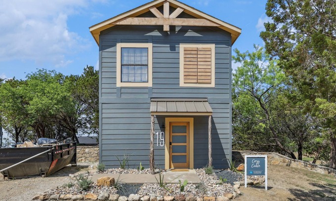 Graford Cabin | Cabin 19: Cozy Cabin