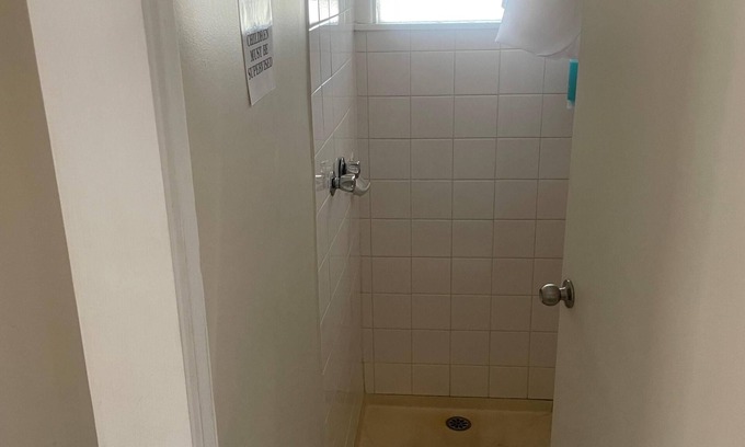 Thornton Cabin | CABIN 2S - Two singles, one bedroom