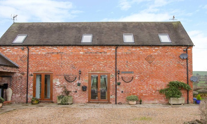 Easthope Cottage | Cabin ∙ 3 bedrooms ∙ 7 guests