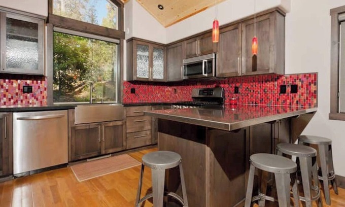Truckee Cabin | Cabin Azul | Ski Lease Available!