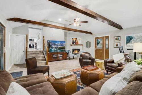 Black Hawk House | Cabin by North Clear Creek. Private Hot Tub. Pets