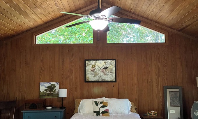 Covington Cabin | Cabin-like 1 bedroom 10 minutes from downtown Covington