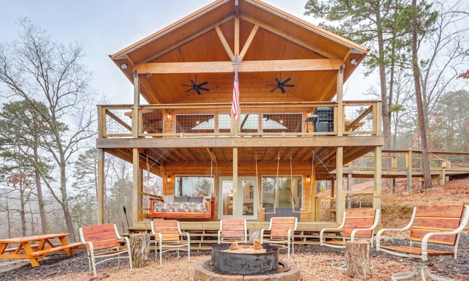 Rogers Cottage | Cabin on Beaver Lake w/Views & Furnished Deck!