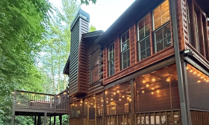 Raccoon Ridge Cabin | Cabin perfectly located for exploring all that Blue Ridge has to offer