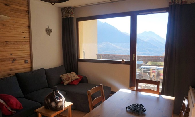 Orcieres-Merlette Apartment | Cabin studio in Orcières Merlette - sleeps 4, pets allowed, bed linen included in winter