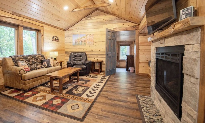 Au Train Cabin | Cabin with beach access at AuTrain Lake! Minutes to Pictured Rocks