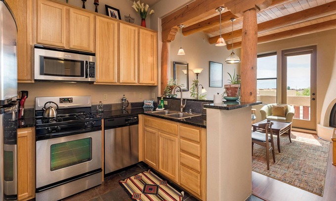 Southside Condo | Cactus Flower | Pool and Hot Tub Access!