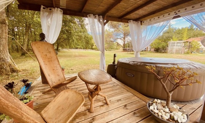 Saint-Yzan-de-Soudiac Bed & Breakfast | Cadre Idéal Pour les Amoureux de la Nature !