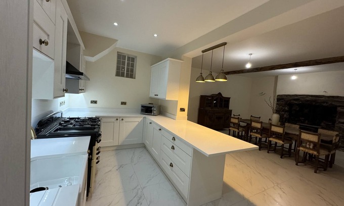 Llanbedr House | Cae Nest Hall