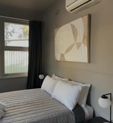 Kangaroo Flat Hotel | Calder Family Motel