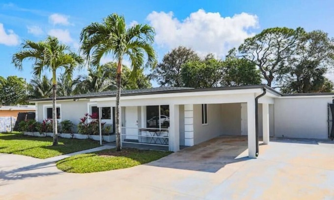 Fort Lauderdale House | Califronia-Style Retreat - 1100