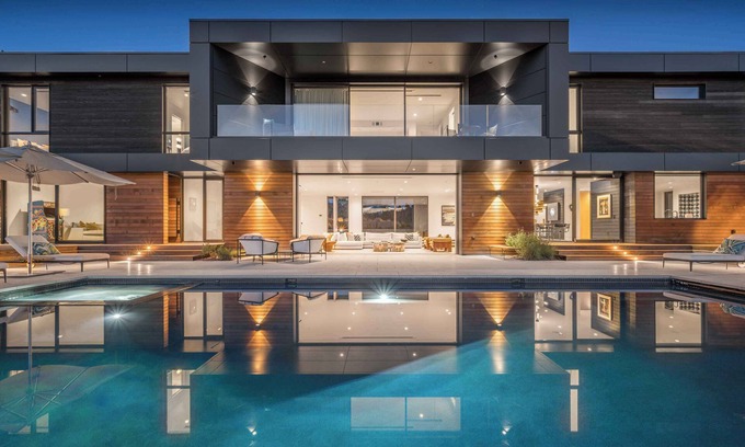Calistoga House | Calistoga Valley Mansion w/Pool & Hot tub Tennis