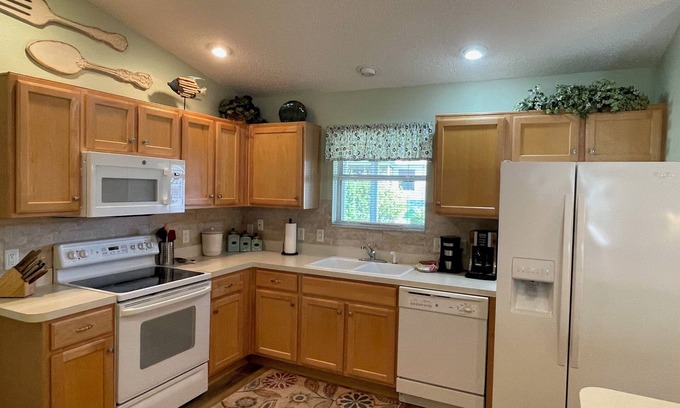 Woodbury House | CALL TODAY FOR SUMMER DISCOUNT in Cozy Retreat w/Large Lanai, Golf Cart.