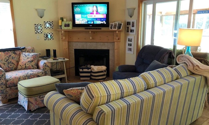 Pentwater Cottage | Calla Bass Lake