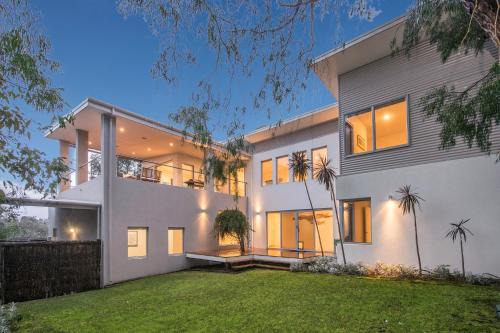 Dunsborough House | Calm Waters