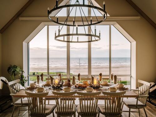 Bridlington House | Calm Waters Luxury Beach House