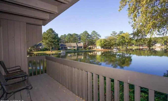 Pinehurst Condo | Calming Lake View with Pool Near Pinehurst Resort and Village