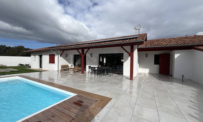 Cambo-les-Bains House | Cambo-les-Bains: 3-Room House, Private Pool, Internet, Parking